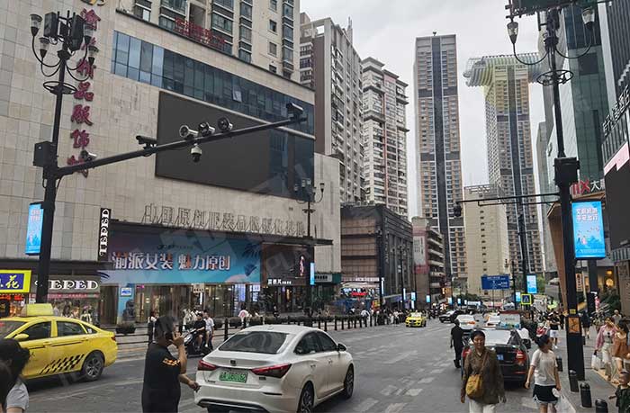 LED light pole screens