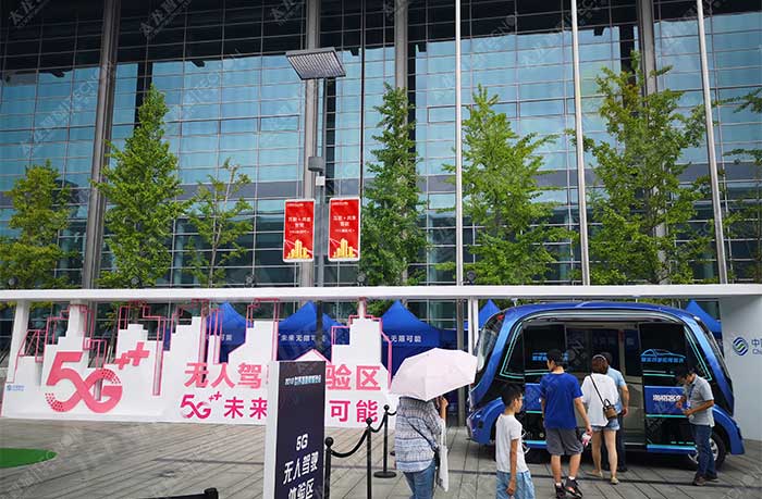 无锡太湖国际博览中心智慧灯杆屏.jpg