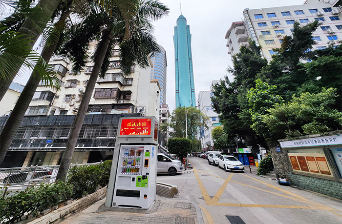 多雨南方城市IP65防护等级LED广告机安装高度要求.jpg