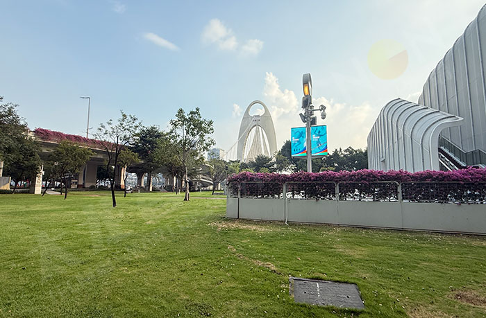 双面LED灯杆屏南方电网变电站应急信息发布应用.jpg 双面LED灯杆屏南方电网变电站应急信息发布应用.jpg