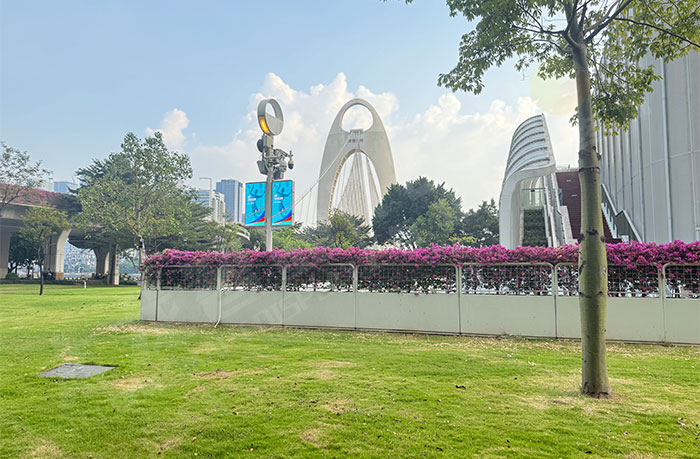 双面-LED-灯杆屏助力南方电网变电站电力科普效能提升.jpg 双面-LED-灯杆屏助力南方电网变电站电力科普效能提升.jpg