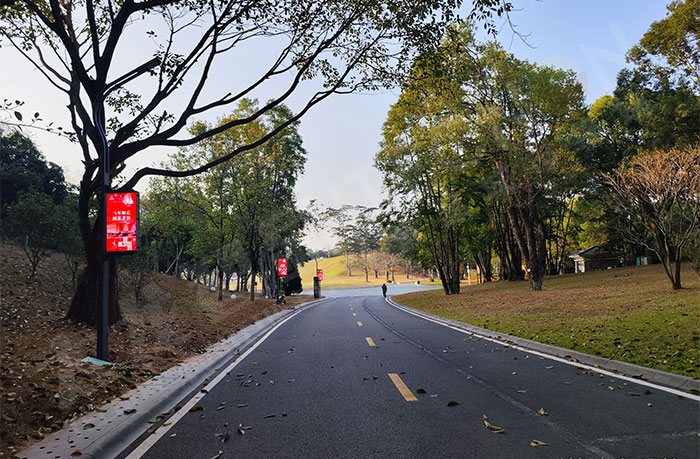 东莞迎宾馆智慧道路灯杆屏方案.jpg